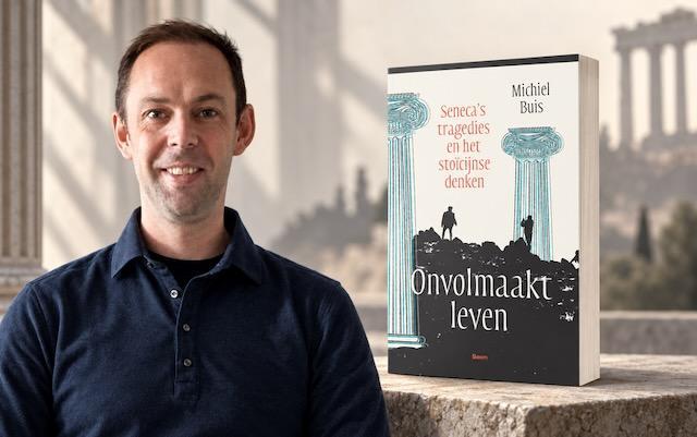 michiel-buis-naast-zijn-boek-onvolmaakt-leven-640.jpeg